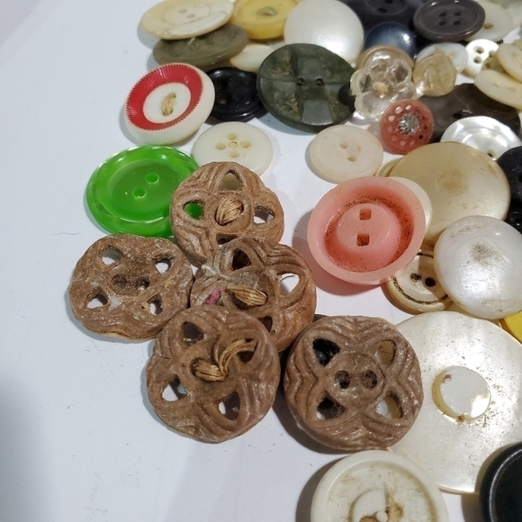 Vtg small lot of Buttons granny's drawer button collection crafting buttons - Picture 7 of 10